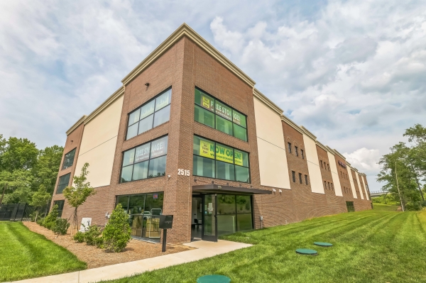 Facility photo: //images.sparefoot.com/medium/23761269da6a80bd683.jpg