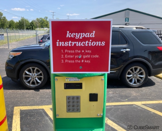 Facility photo: //images.sparefoot.com/medium/237614695f7d55512bc.jpg