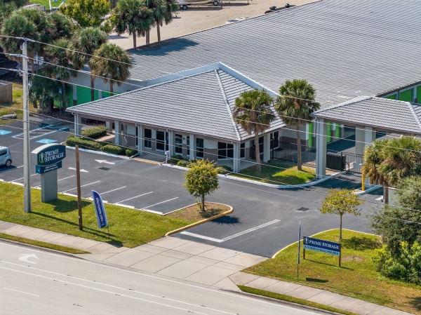 Facility photo: //images.sparefoot.com/medium/23761668f77ebf718e2.jpg