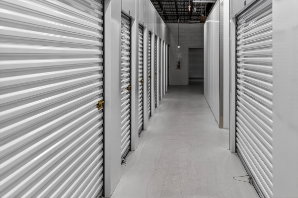 Facility photo: //images.sparefoot.com/medium/23761968f78344dc912.jpg