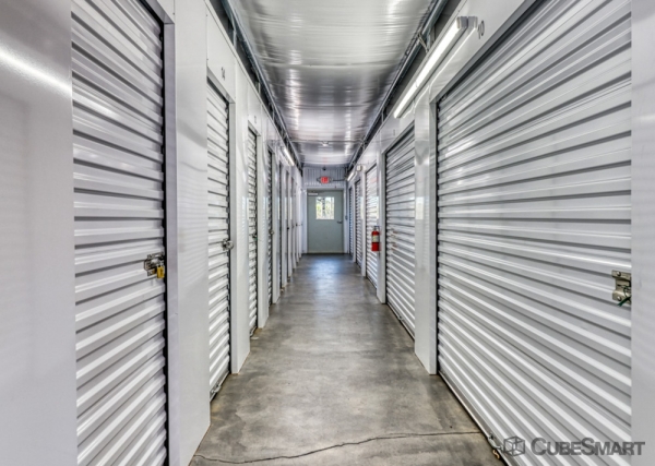 Facility photo: //images.sparefoot.com/medium/237643688c6a3525580.jpg