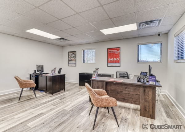 Facility photo: //images.sparefoot.com/medium/237643695f6b669aa24.jpg