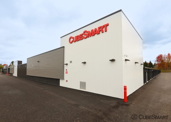Facility photo: //images.sparefoot.com/medium/2376446880951605293.jpg