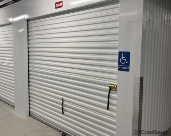 Facility photo: //images.sparefoot.com/medium/237644697731ec673f1.jpg