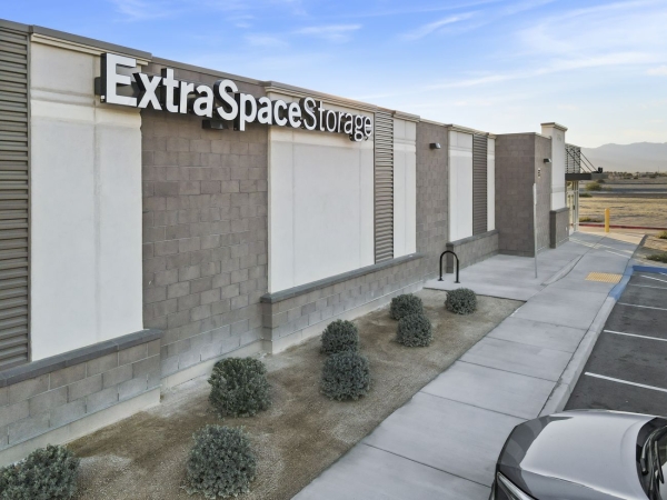 Facility photo: //images.sparefoot.com/medium/2376476994315d697d2.jpg