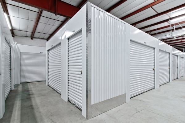 Facility photo: //images.sparefoot.com/medium/23765466cceb904bf3b.jpeg