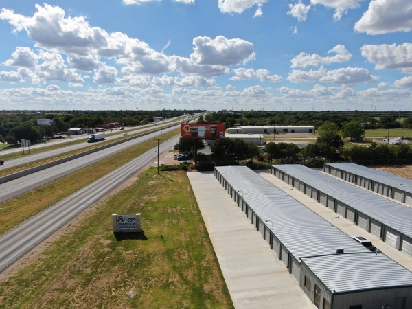 Facility photo: //images.sparefoot.com/medium/237694690e394fe6cae.jpeg