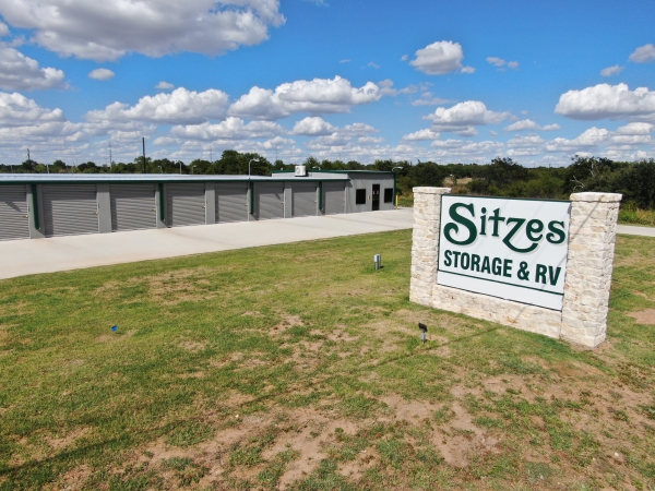 Facility photo: //images.sparefoot.com/medium/237694690e3951c403a.jpeg