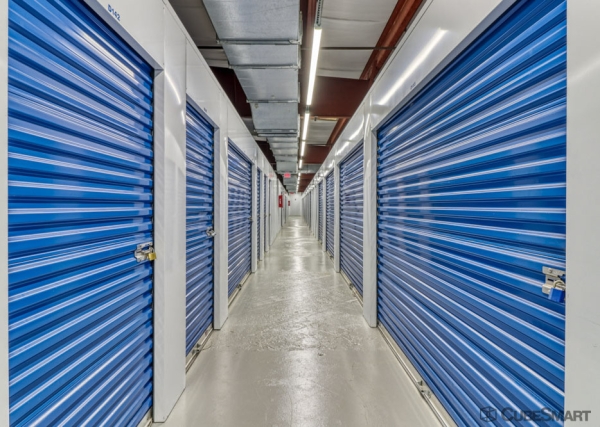 Facility photo: //images.sparefoot.com/medium/23774268834325abe07.jpg