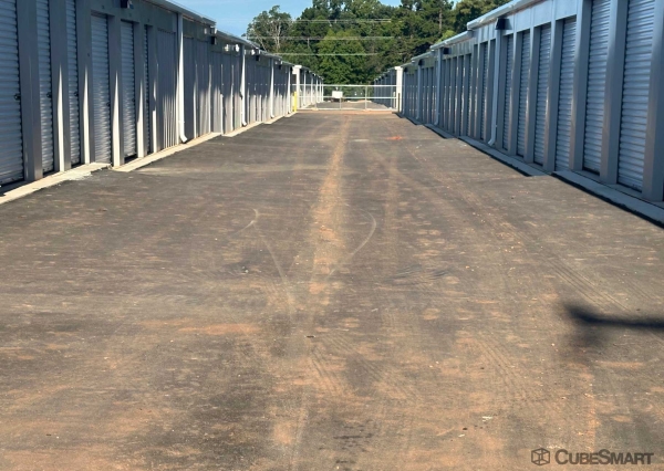 Facility photo: //images.sparefoot.com/medium/2377466883407ce1f27.jpg