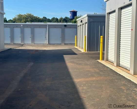 Facility photo: //images.sparefoot.com/medium/2377466883407e72471.jpg