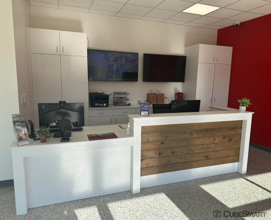 Facility photo: //images.sparefoot.com/medium/237746695f74a9a0777.jpg