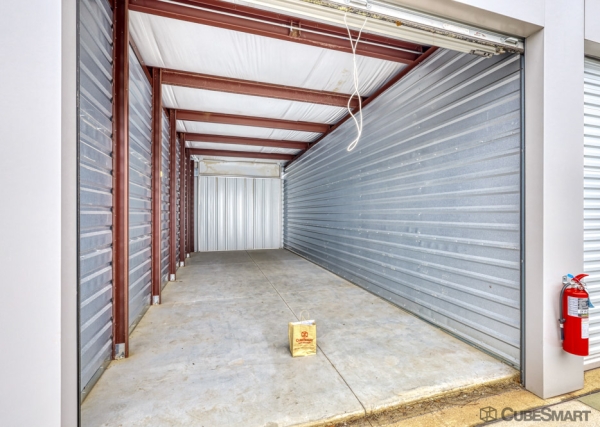 Facility photo: //images.sparefoot.com/medium/23774669e099c0bed58.jpg