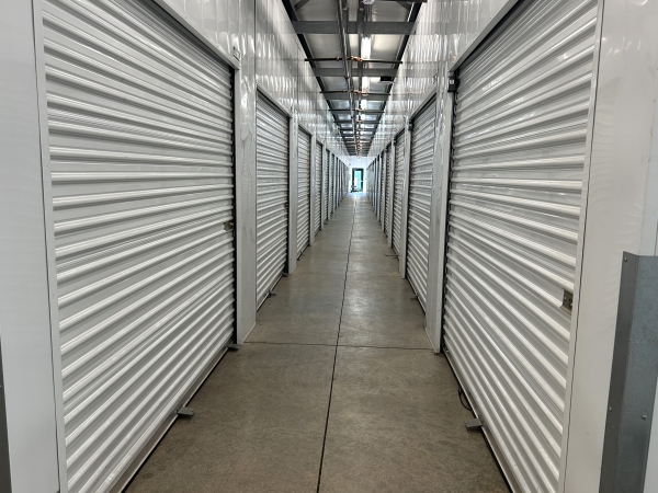 Facility photo: //images.sparefoot.com/medium/23775666d8b352ecdc9.jpeg