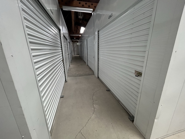 Facility photo: //images.sparefoot.com/medium/23775766d8cc88a42e0.jpg