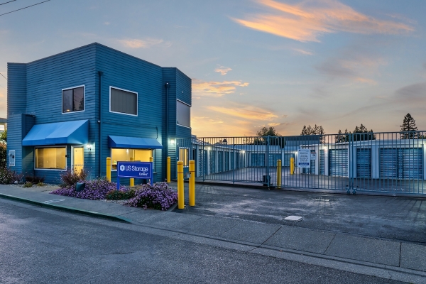 Facility photo: //images.sparefoot.com/medium/23775768afa2b6ba54e.jpg