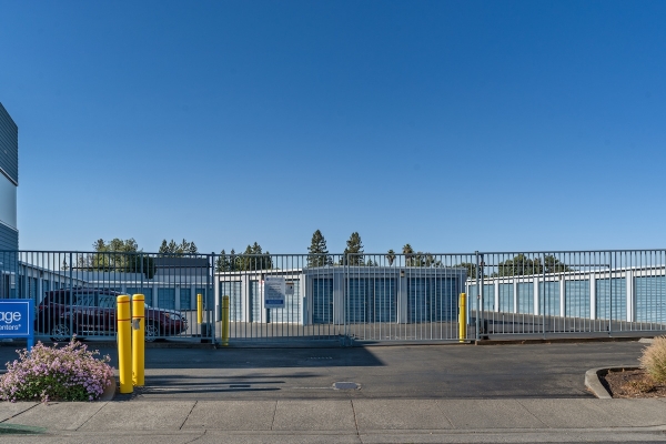 Facility photo: //images.sparefoot.com/medium/23775768afa2ba3e90a.jpg