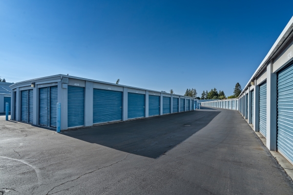 Facility photo: //images.sparefoot.com/medium/23775768afa2bc13cbc.jpg