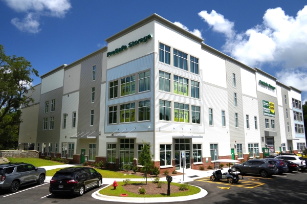 Facility photo: //images.sparefoot.com/medium/237773689e51ff9282b.jpg