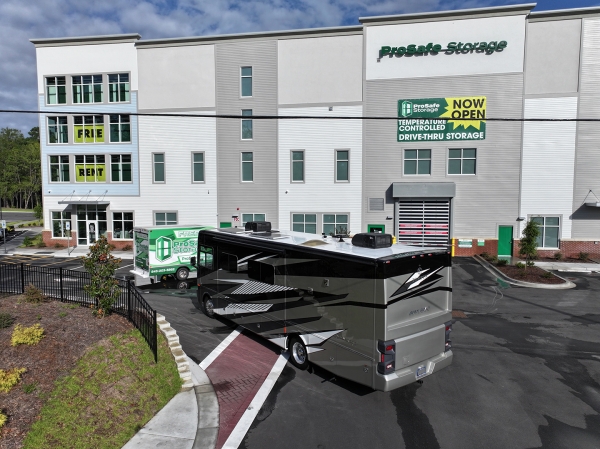Facility photo: //images.sparefoot.com/medium/237773689e520394adb.jpg