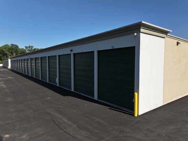 Facility photo: //images.sparefoot.com/medium/237773689e52062cfda.jpg