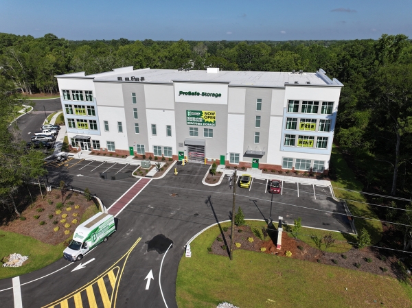 Facility photo: //images.sparefoot.com/medium/237773689e52903d440.jpg