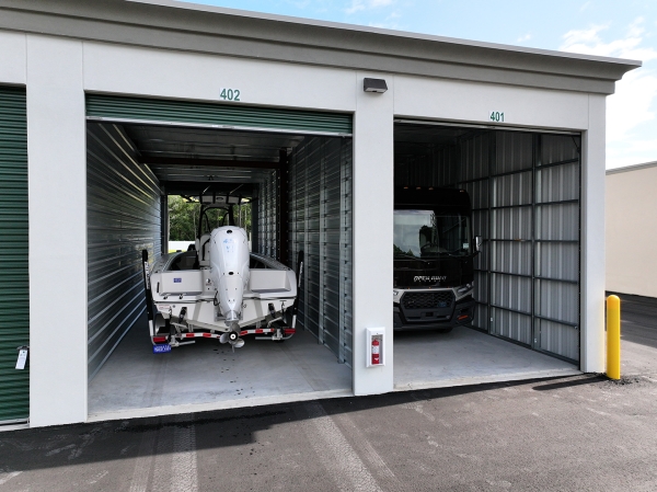 Facility photo: //images.sparefoot.com/medium/237773689e5294b9018.jpg