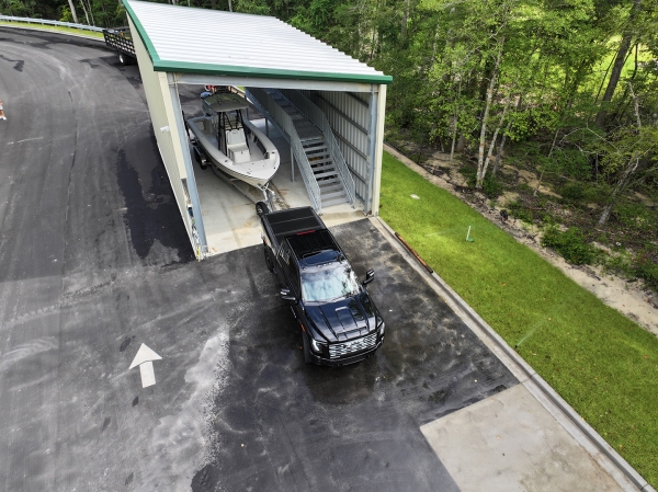 Facility photo: //images.sparefoot.com/medium/237773689e535d9d0dc.jpg