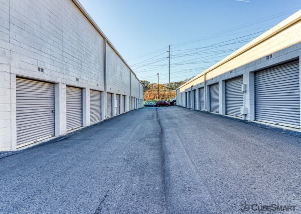 Facility photo: //images.sparefoot.com/medium/2377746a1947f9aea9c.jpg