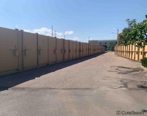 Facility photo: //images.sparefoot.com/medium/2377986883287706a1c.jpg