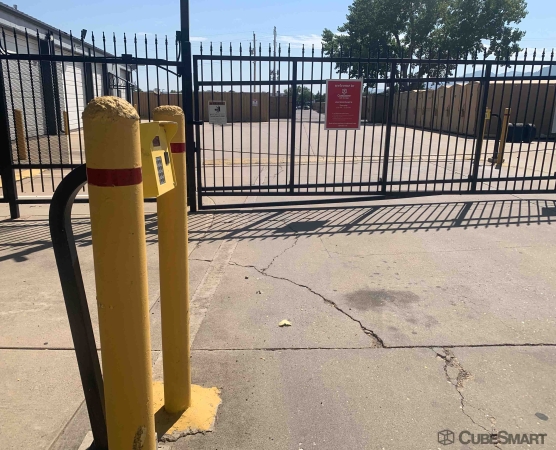 Facility photo: //images.sparefoot.com/medium/2377986883287e4752a.jpg