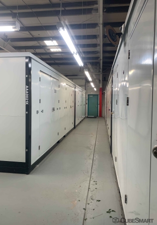 Facility photo: //images.sparefoot.com/medium/2377986890545ca861b.jpg