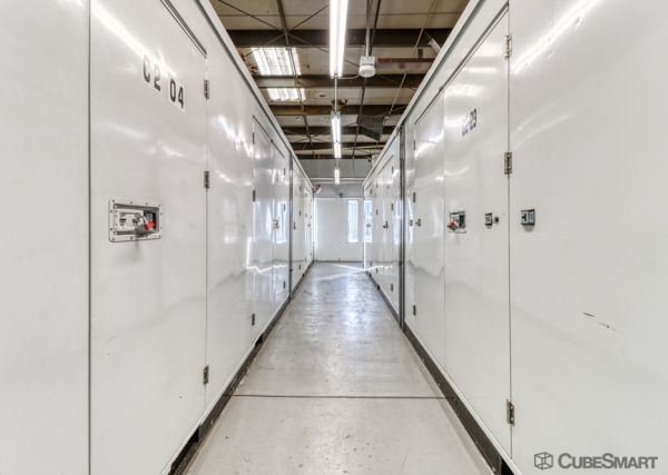 Storage Units at CubeSmart Self Storage - Pearl Street - 4880 Pearl Street