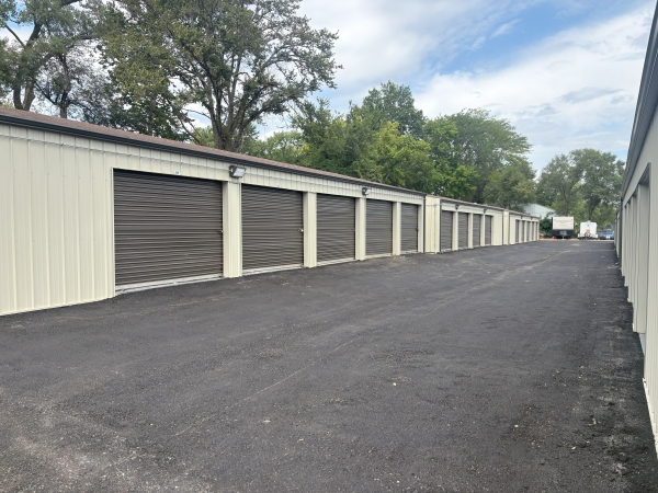 Facility photo: //images.sparefoot.com/medium/23780268b74c41a7e59.jpg