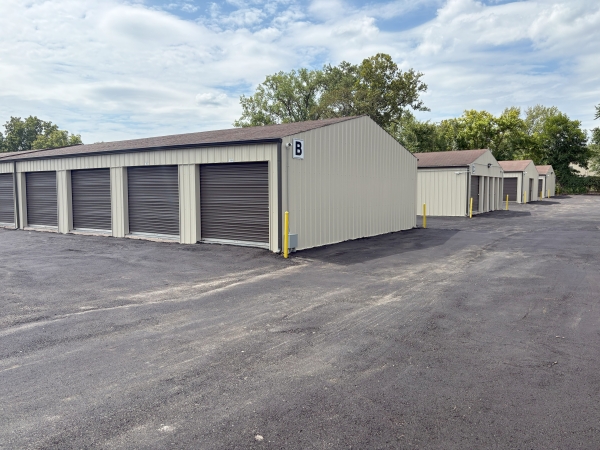 Facility photo: //images.sparefoot.com/medium/23780268b74ca9e76d5.jpg