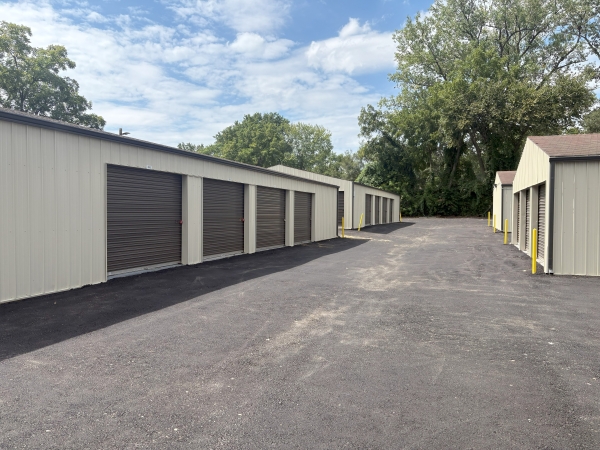 Facility photo: //images.sparefoot.com/medium/23780268b74cb613638.jpg