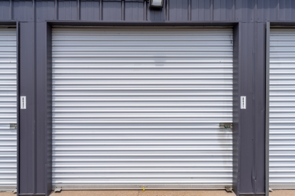 Facility photo: //images.sparefoot.com/medium/2378066914bc107b08f.jpg