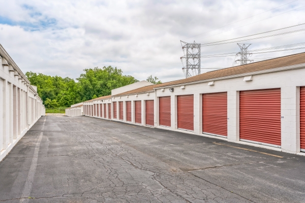 Facility photo: //images.sparefoot.com/medium/2378846893826e22353.jpg