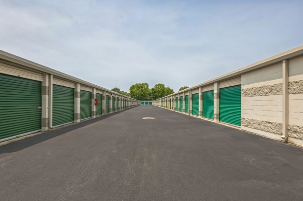 Storage Units at StorageMart - Kempsville Rd - 1940 Kempsville Road