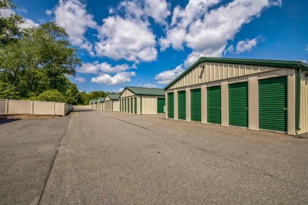 Facility photo: //images.sparefoot.com/medium/23789268938902e482f.jpg