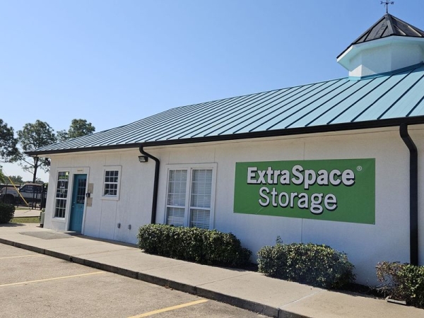 Storage Units at Extra Space Storage - 6553 - Webster - 14640B Highway 3 - 14640 State Highway 3