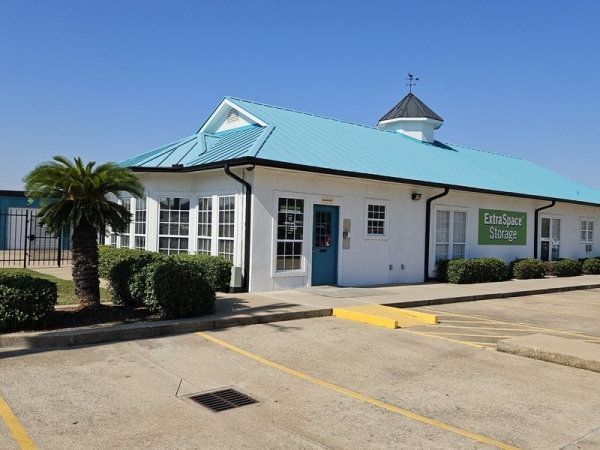 Storage Units at Extra Space Storage - 6553 - Webster - 14640B Highway 3 - 14640 State Highway 3