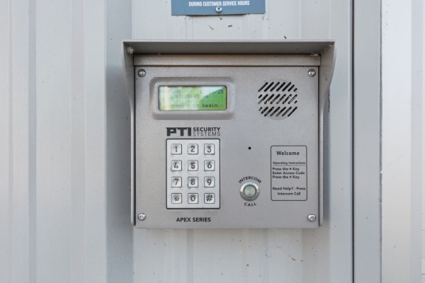 Facility photo: //images.sparefoot.com/medium/2379056994315735ffc.jpg