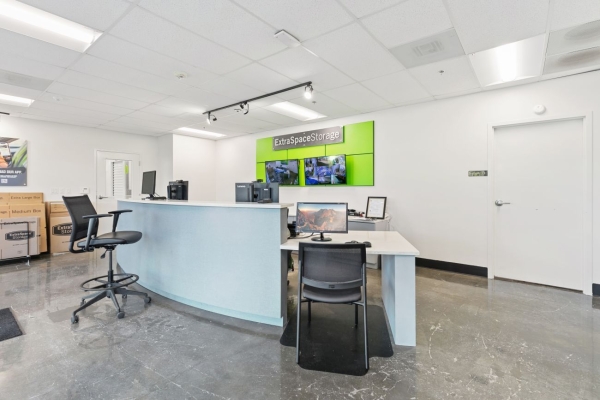 Facility photo: //images.sparefoot.com/medium/237905699431584da73.jpg