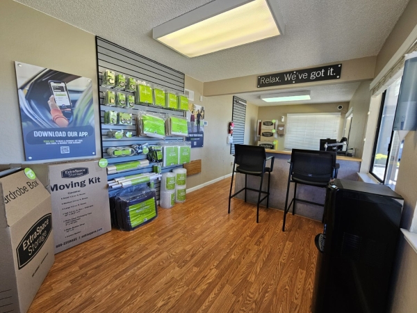 Facility photo: //images.sparefoot.com/medium/2379066994313b59402.jpg