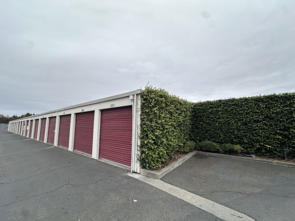 Facility photo: //images.sparefoot.com/medium/2379066994313c51551.jpg