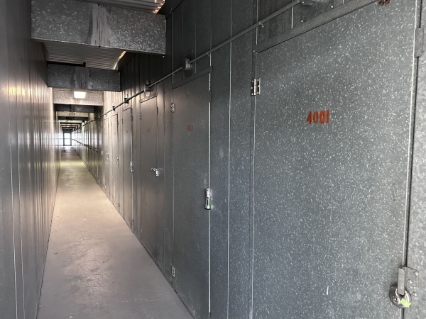 Facility photo: //images.sparefoot.com/medium/2379066994313d43941.jpg