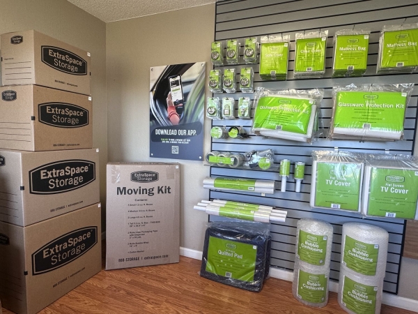 Facility photo: //images.sparefoot.com/medium/2379066994313f84377.jpg