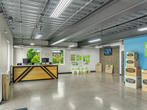 Facility photo: //images.sparefoot.com/medium/2379096904f2398086f.jpg