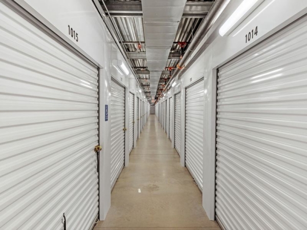 Facility photo: //images.sparefoot.com/medium/2379096904f2572cdfb.jpg